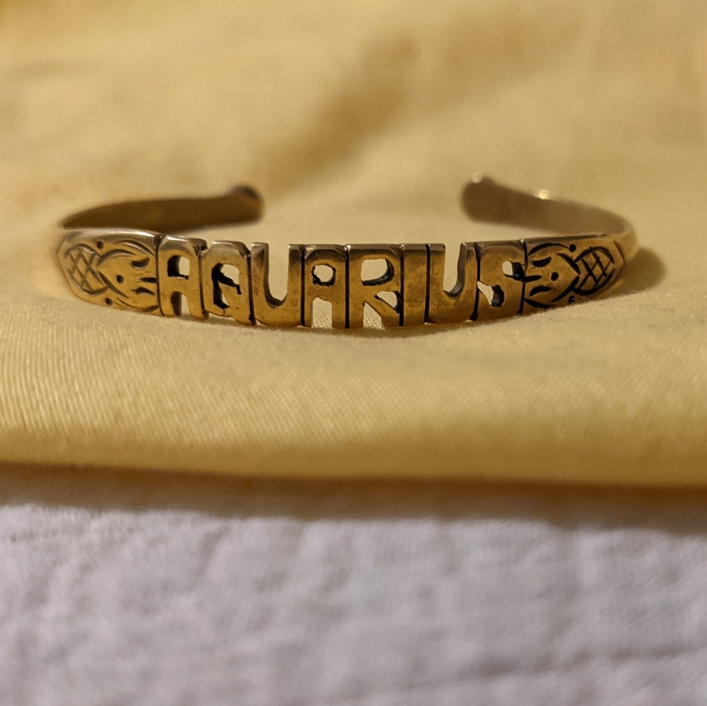 Zodiac Aquarius bali word bangle bracelet gold